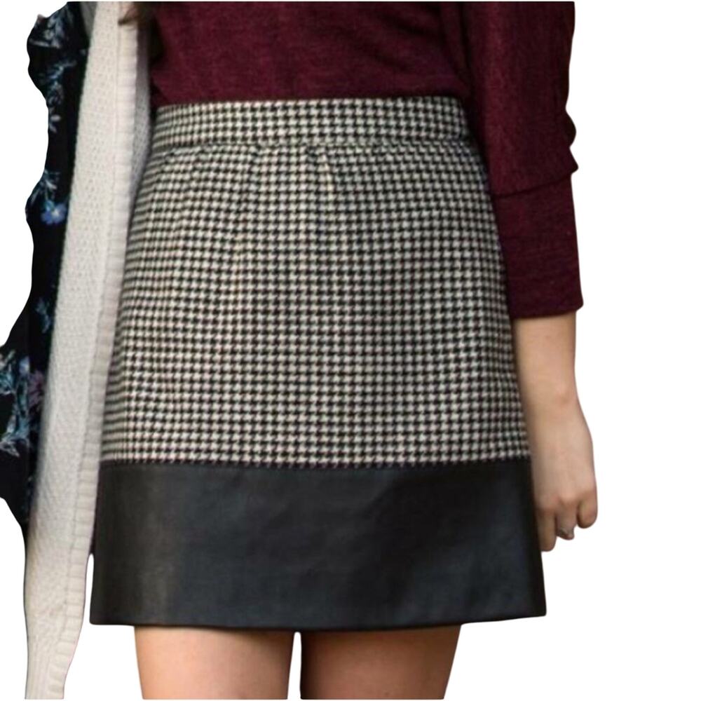 J Crew Womens black white houndstooth faux leather skirt Size 2